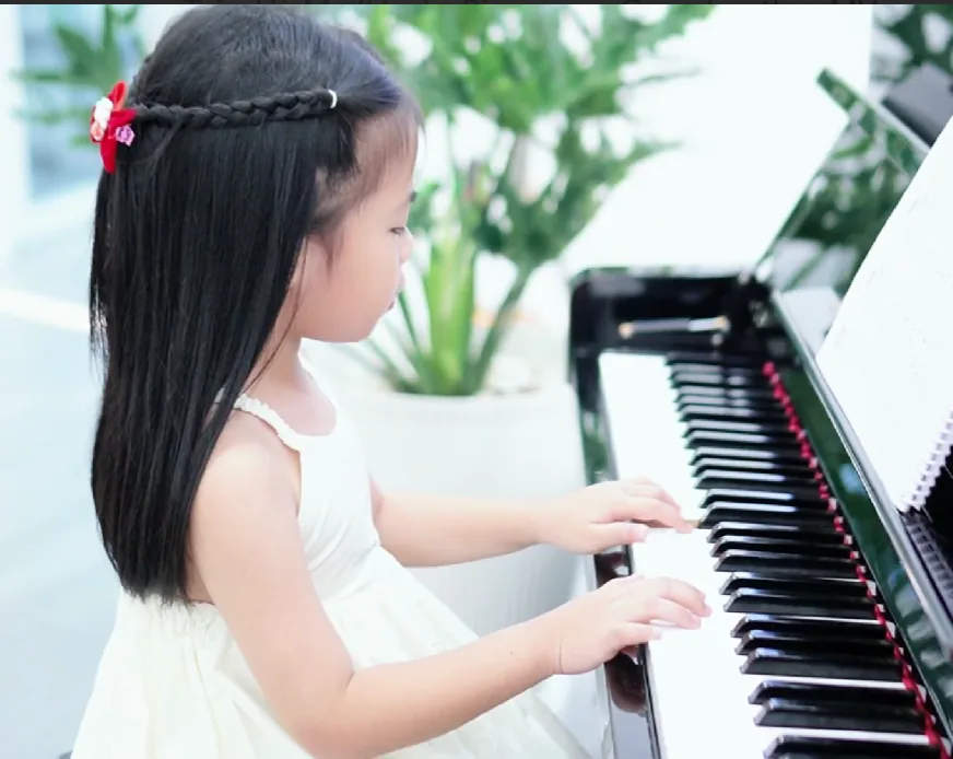 Học piano