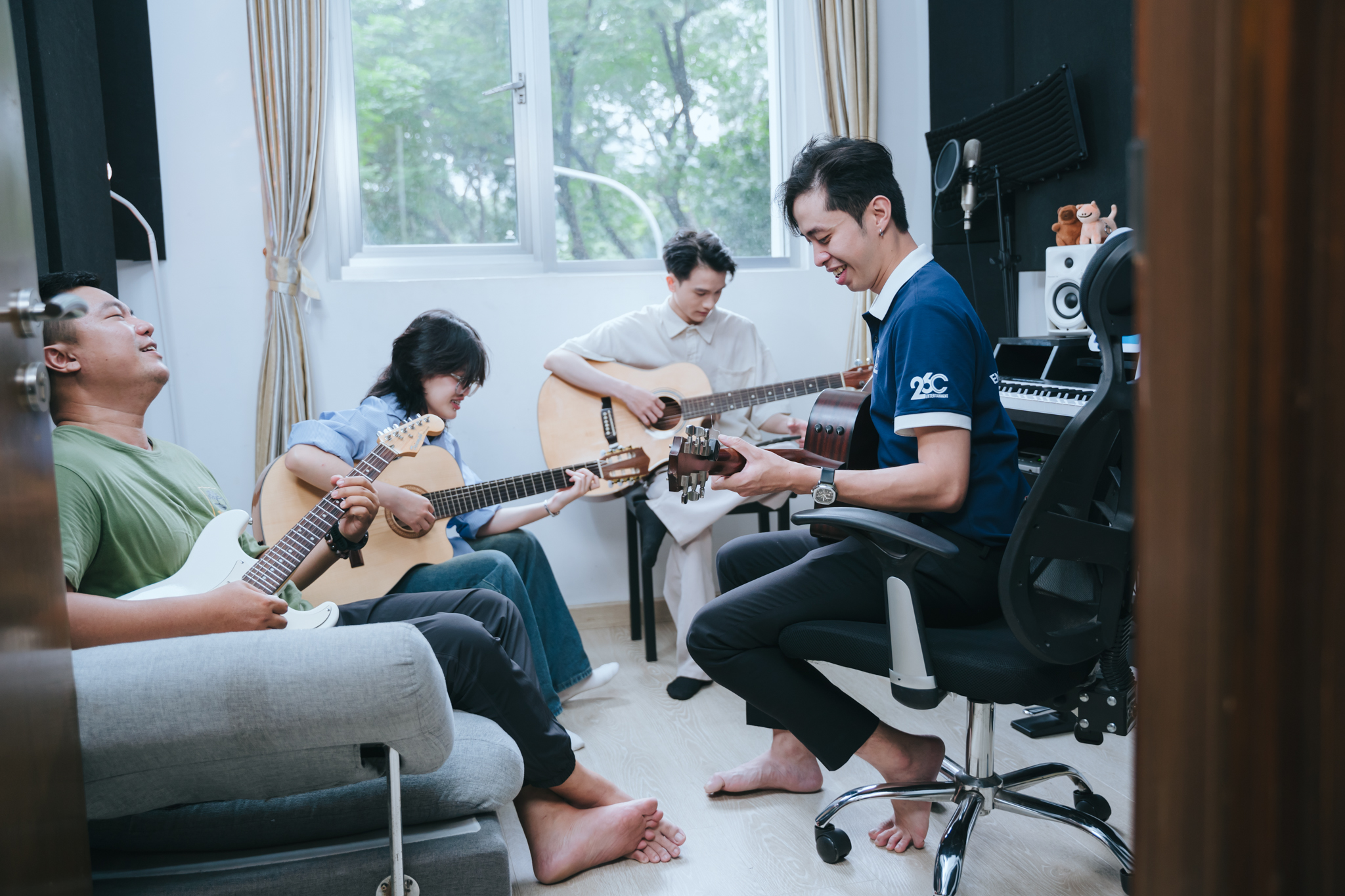 Tìm lớp học guitar uy tín cho người mới