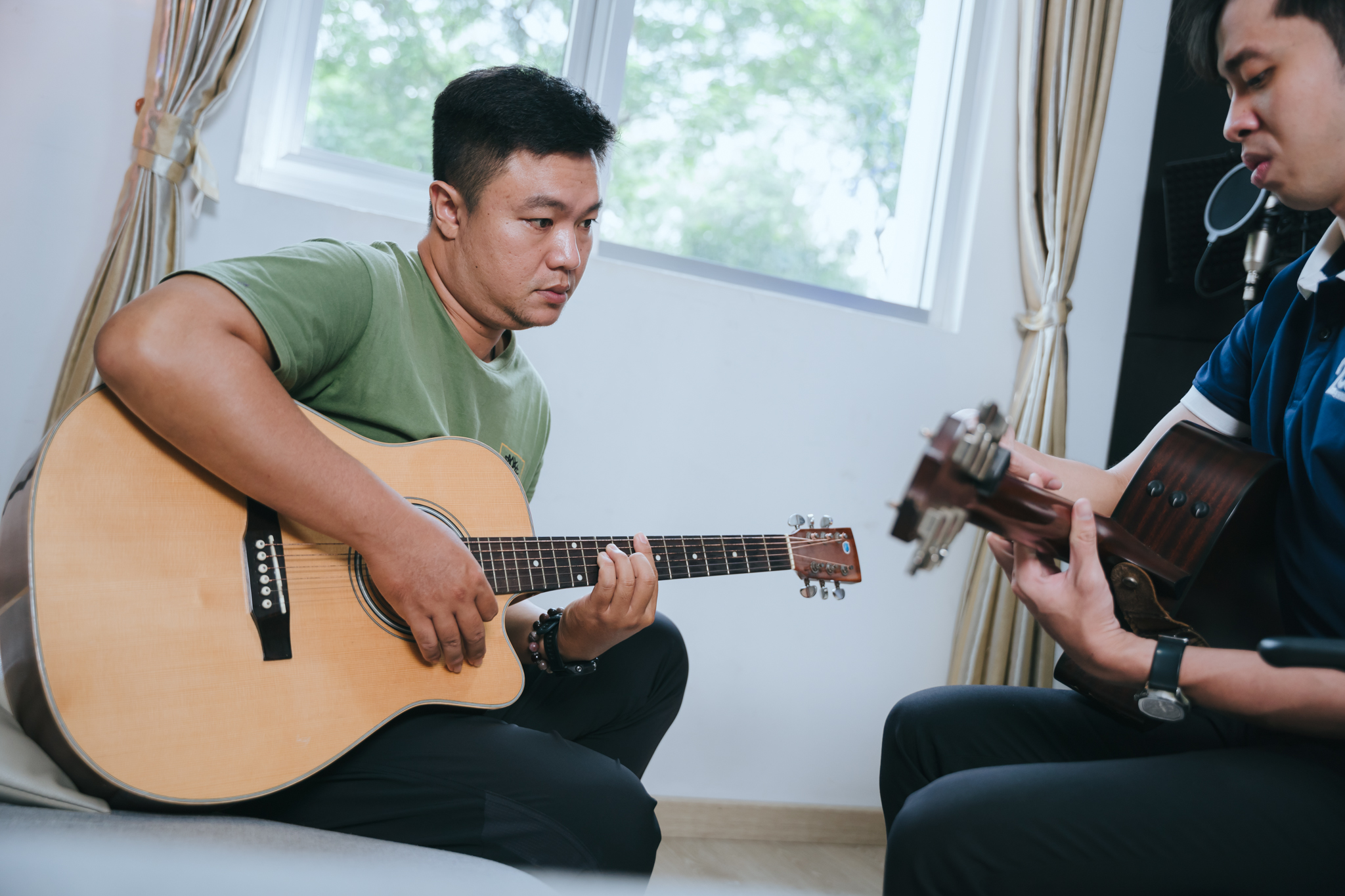 Tìm lớp học guitar uy tín cho người mới