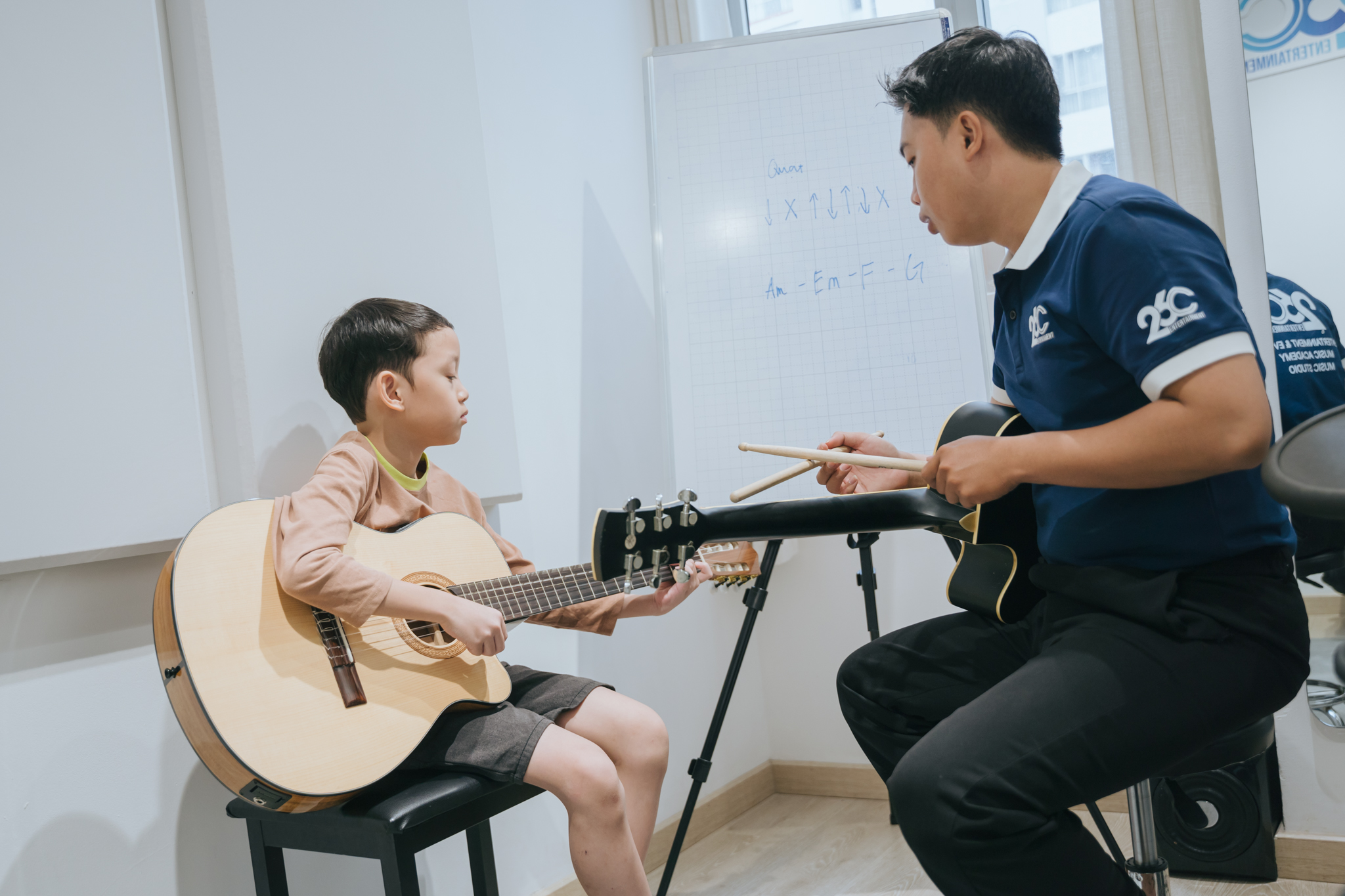 Lớp học guitar