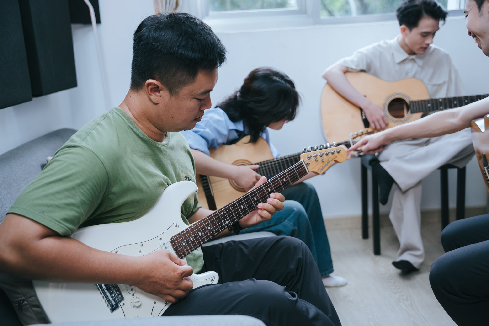 Lớp học guitar điện dành cho người yêu rock