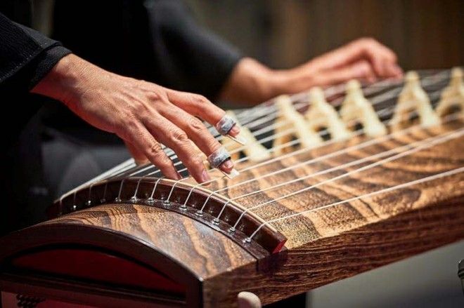 Học nhạc cụ dân tộc để biểu diễn chuyên nghiệp