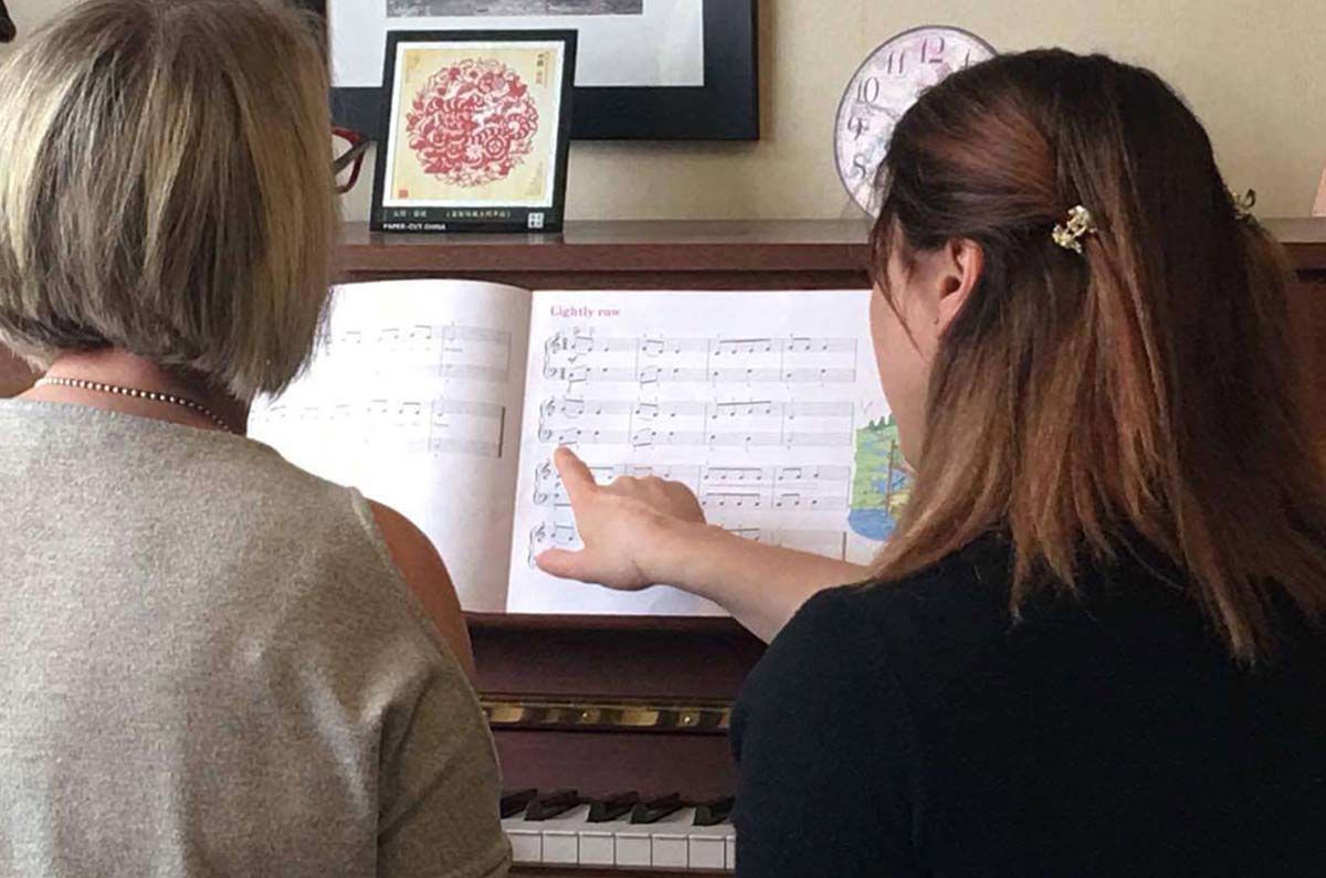Học piano