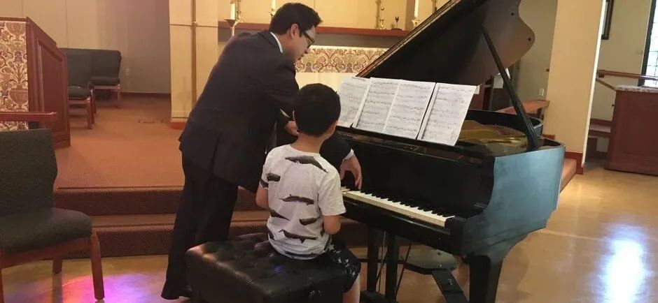 Học piano