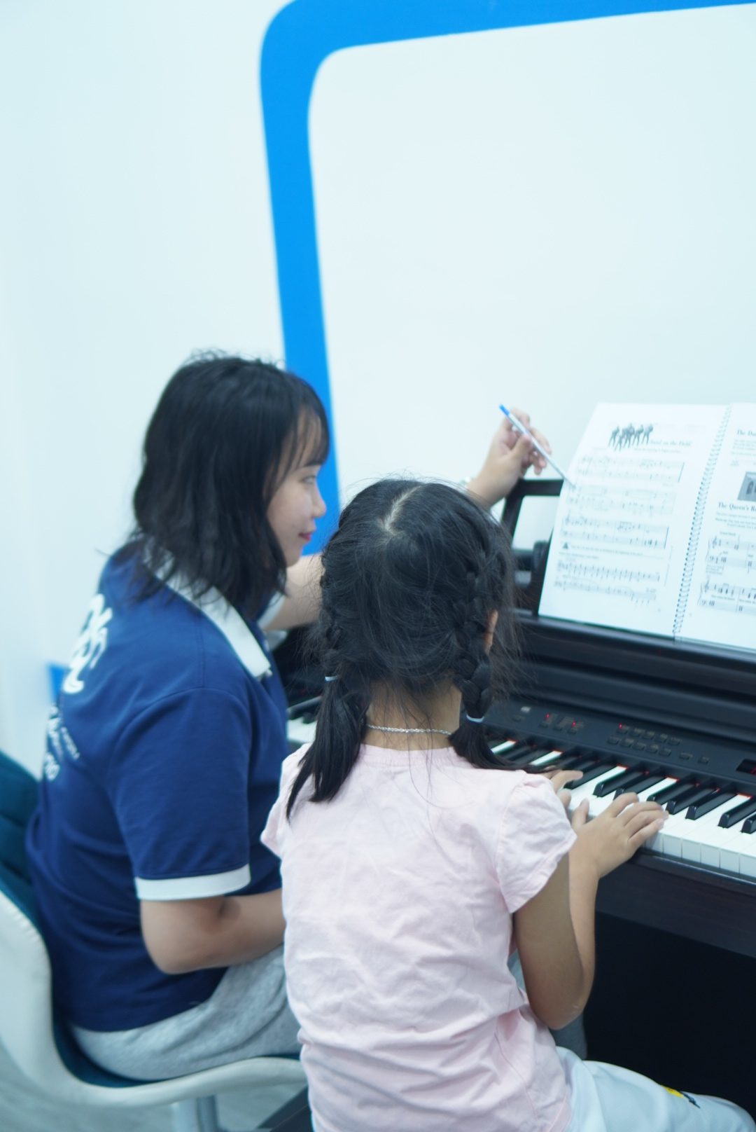 Lớp học piano - nguồn 26C