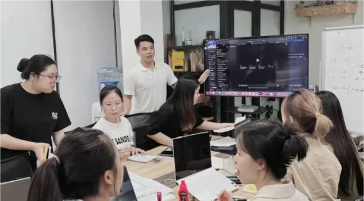 Tổ chức sự kiện