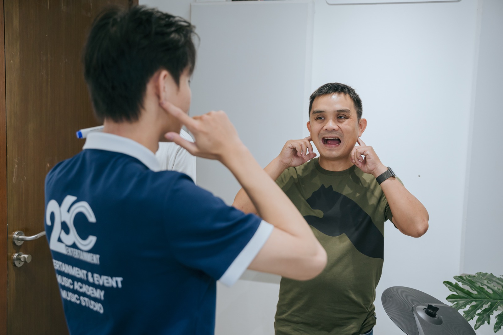 Lớp cảm thụ âm nhạc giúp trẻ phát triển trí não