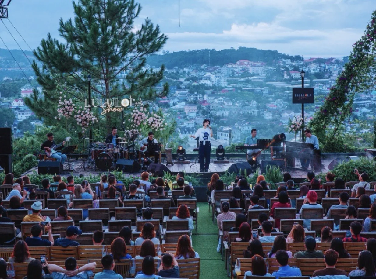 Cung cấp ban nhạc sự kiện acoustic: Chìa khóa tạo nên không gian âm nhạc ấm cúng và tinh tế